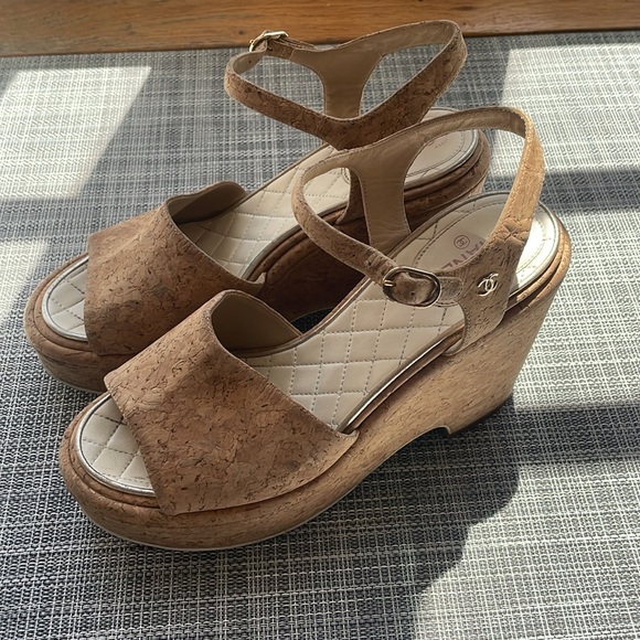 Chanel Cork Platform Sandals. Size 39. - Picture 15 of 15